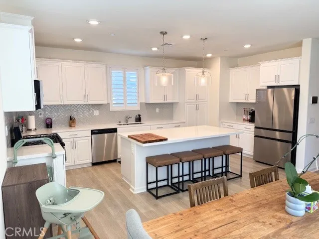 https://cdn.realtyfeed.com/cdn/127/306523768/bc8c1f04353693bb3e81333c47d8c116.webp