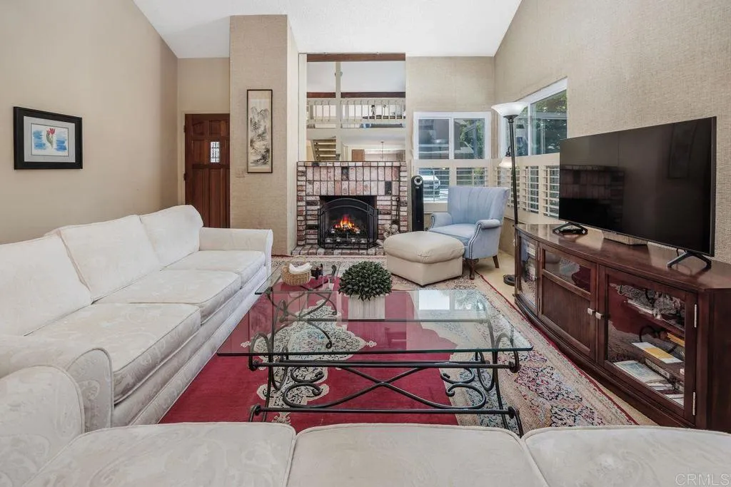 https://cdn.realtyfeed.com/cdn/127/306523797/77165046576f919f8ca7fec8a30b180b.webp