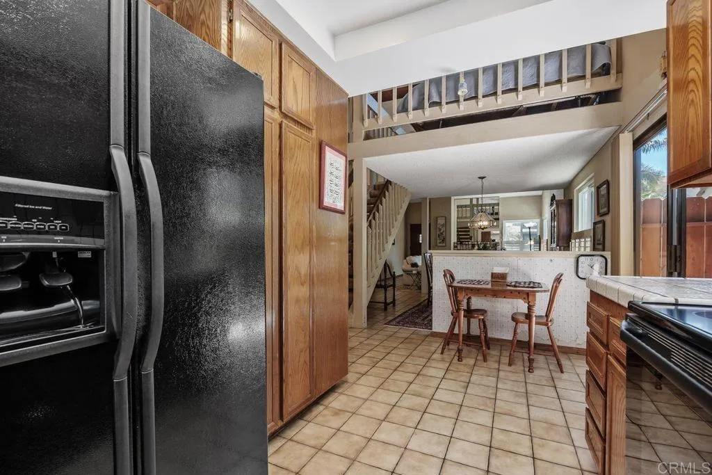 https://cdn.realtyfeed.com/cdn/127/306523797/cfd05abc213bf11d961aac33fd22ece7.webp