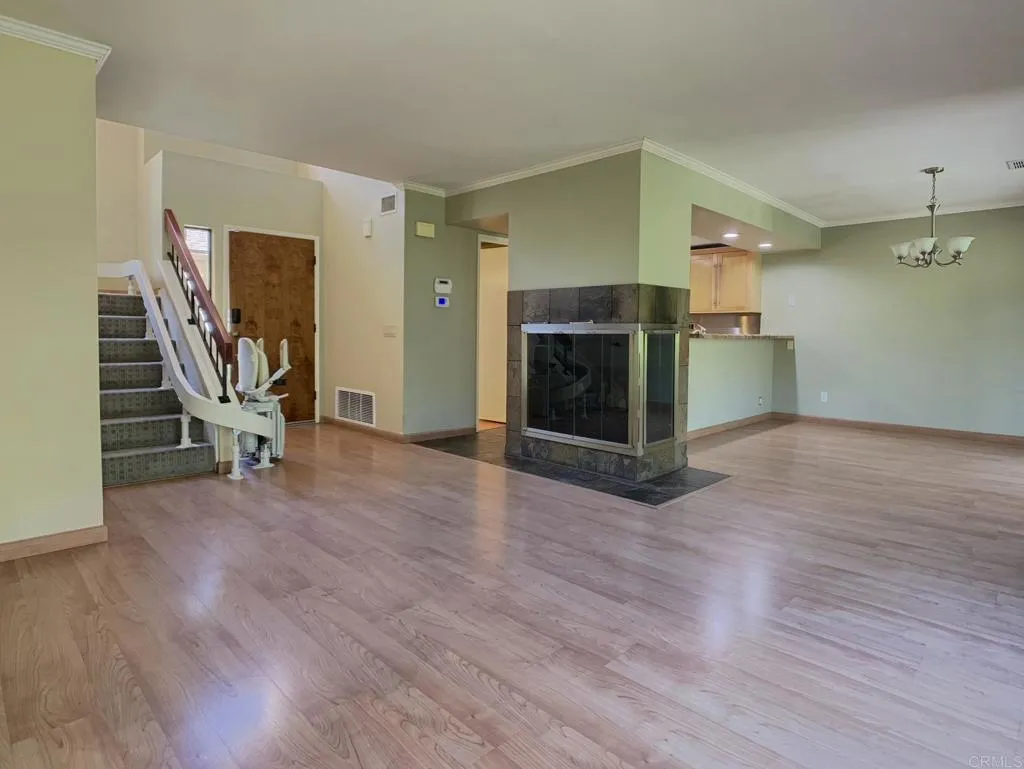 https://cdn.realtyfeed.com/cdn/127/306523821/a80ecb5d6abd4cde9159d693b9a2240b.webp