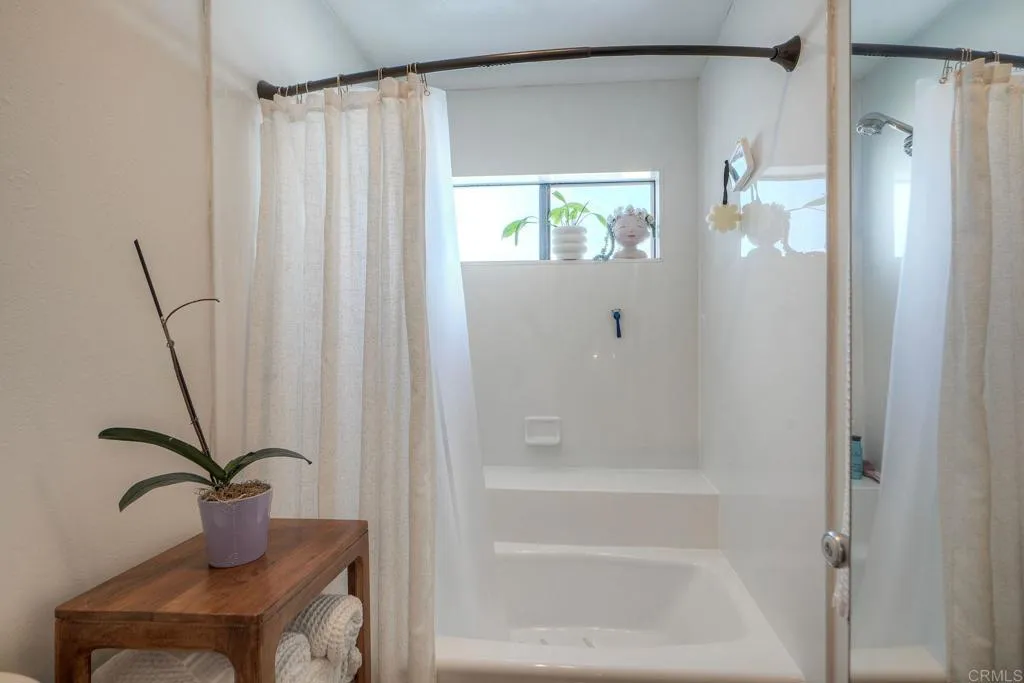 https://cdn.realtyfeed.com/cdn/127/306523849/09e2910d8825a6b54c4fba2694ca2ce9.webp