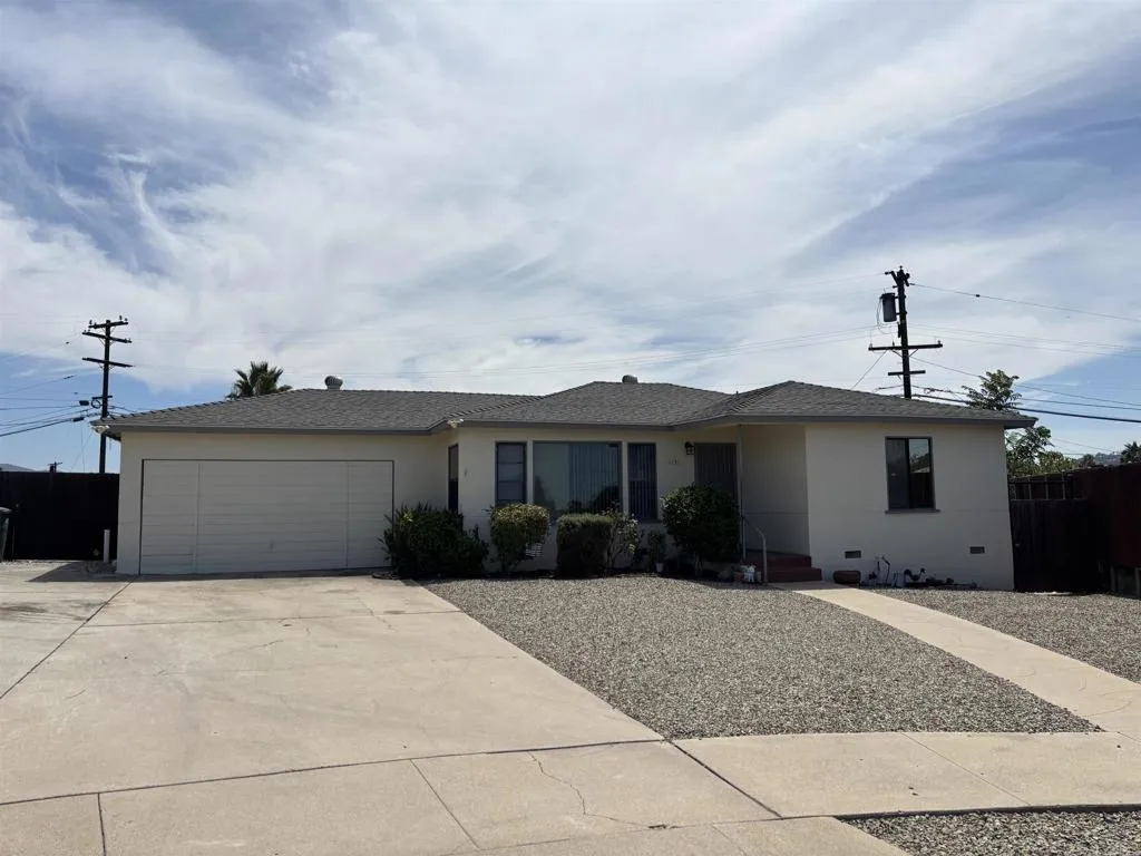 https://cdn.realtyfeed.com/cdn/127/306523854/7e2e5ee1d55cb75a354df5b509a1af42.webp