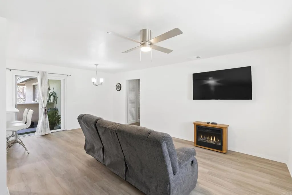 https://cdn.realtyfeed.com/cdn/127/306523908/3859079184a42304be30217baec4445b.webp