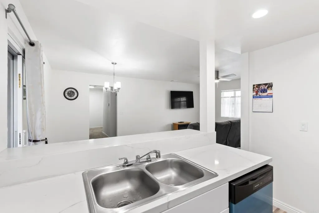 https://cdn.realtyfeed.com/cdn/127/306523908/9a3d3e3ca6443170dcef908cf1980438.webp