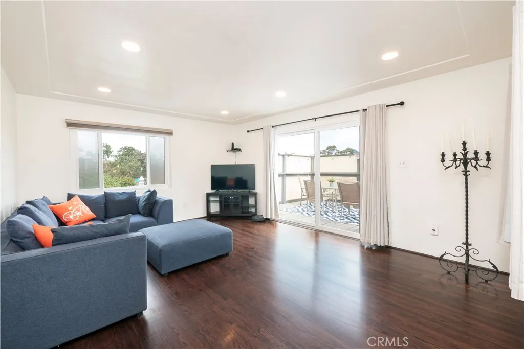 https://cdn.realtyfeed.com/cdn/127/306523912/c348a73549f877b2d1a75a00c3cb829c.webp