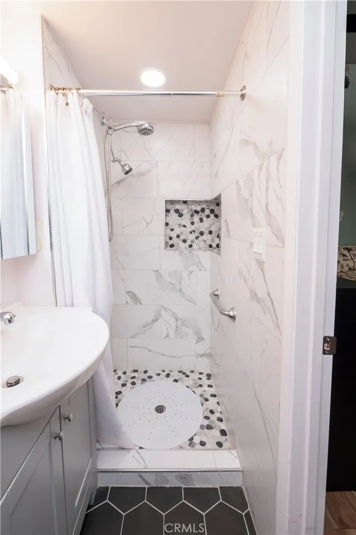 https://cdn.realtyfeed.com/cdn/127/306523912/e0e1ee19ac6e7715b729719eca442859.webp