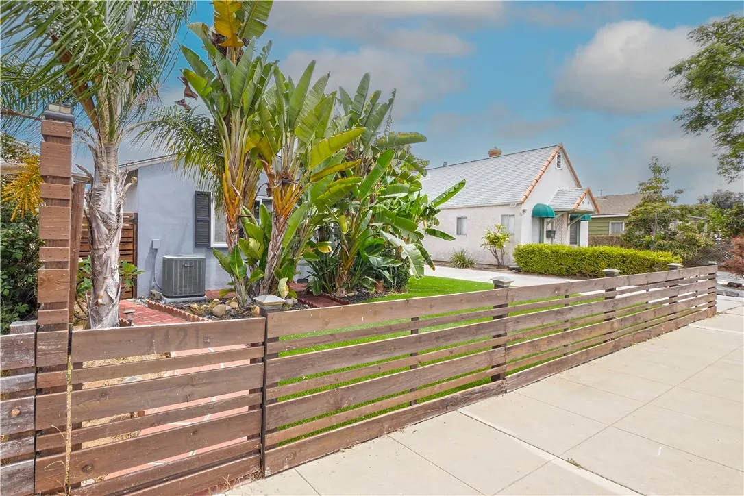 https://cdn.realtyfeed.com/cdn/127/306523912/e699fbbde81fb23cc96b44f3506e0fd2.webp