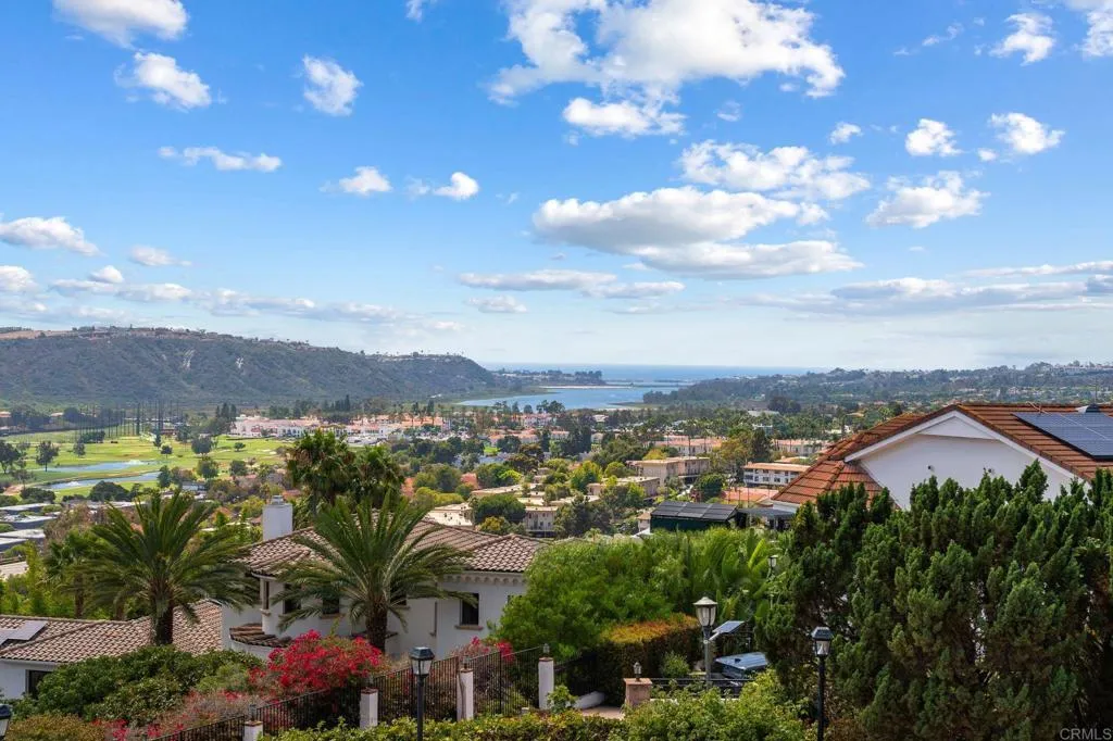 https://cdn.realtyfeed.com/cdn/127/306523913/e1ff1467fe426b47c62433520e3d4060.webp