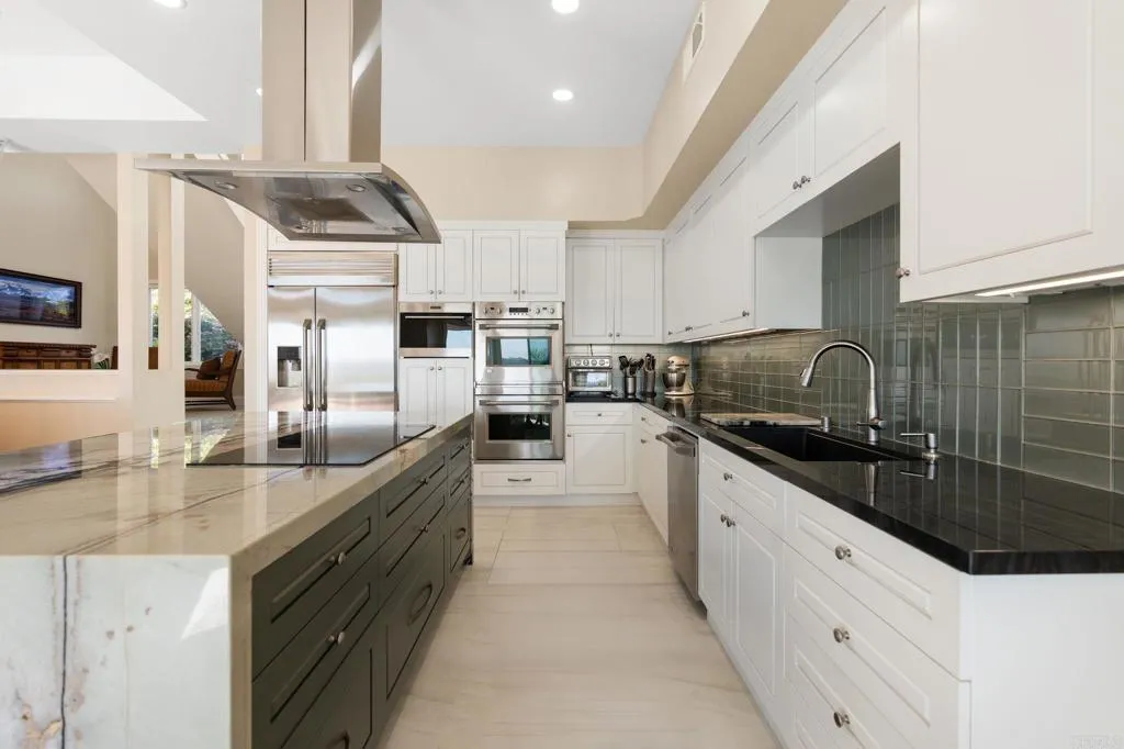 https://cdn.realtyfeed.com/cdn/127/306523913/f7a8efe3aff4786c14fda47be809398e.webp