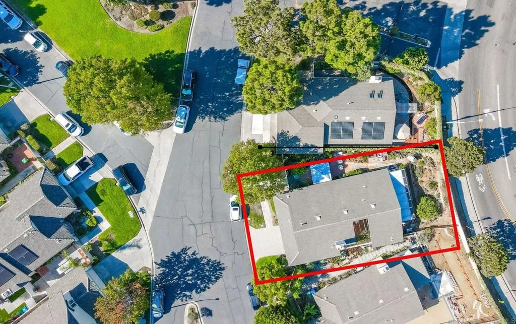 https://cdn.realtyfeed.com/cdn/127/306523919/8fed3b4689ab965bbbd98ce90687f640.webp