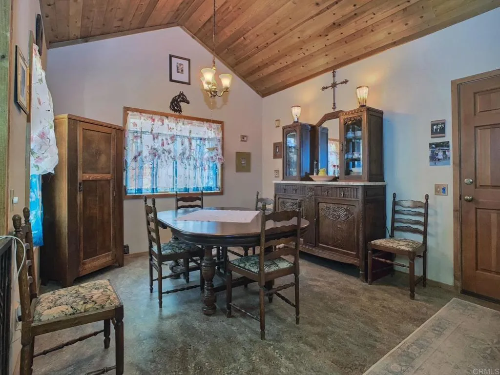 https://cdn.realtyfeed.com/cdn/127/306523935/09cf674fc67a525434d2319bef81afdd.webp
