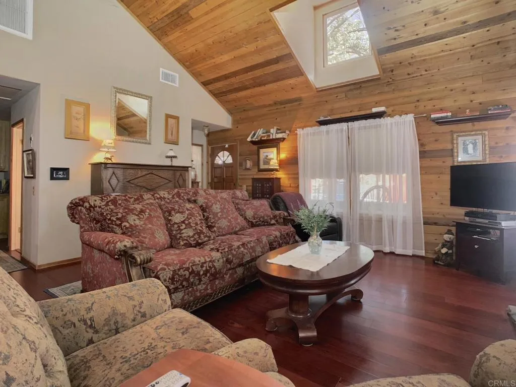https://cdn.realtyfeed.com/cdn/127/306523935/2451dcef1f6b2ead48fb34fb1e899fab.webp