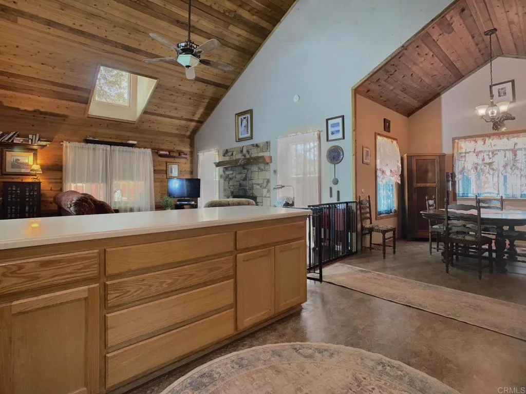 https://cdn.realtyfeed.com/cdn/127/306523935/2b28d11be03a80d90f42e663dc240a34.webp