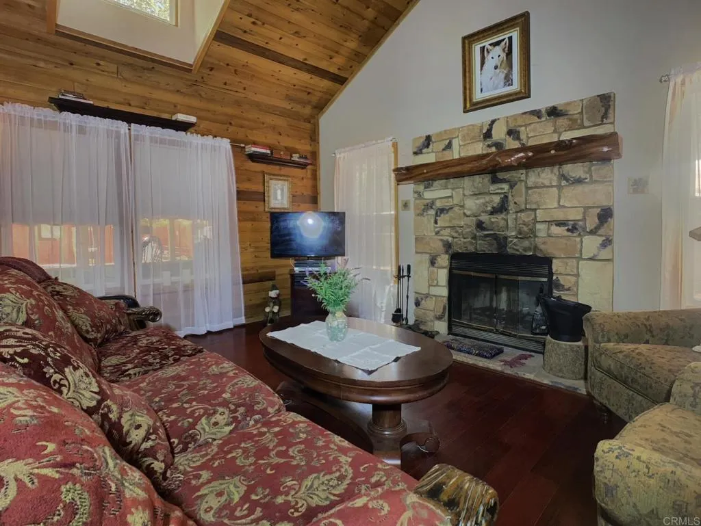 https://cdn.realtyfeed.com/cdn/127/306523935/52f58876a20e97dc4eacc54532de0e68.webp