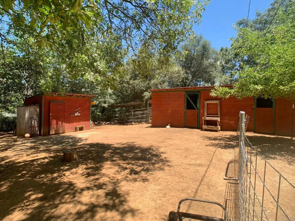https://cdn.realtyfeed.com/cdn/127/306523935/9410519cb31b1db78bb5b2538ec0df8e.webp