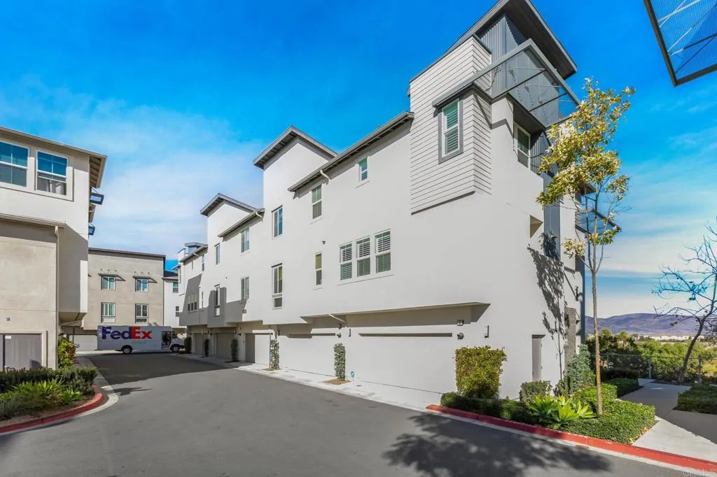 https://cdn.realtyfeed.com/cdn/127/306523946/76afe069bba0c76b36c70f22733644ac.webp