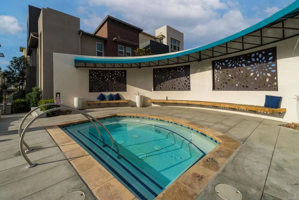 https://cdn.realtyfeed.com/cdn/127/306523946/c2c986f822667828cdcde25ff433f2fb.webp