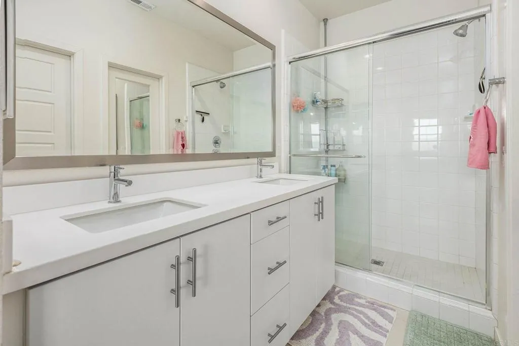https://cdn.realtyfeed.com/cdn/127/306523946/edab6c1af43cc3cf92d20f139e5e57f6.webp