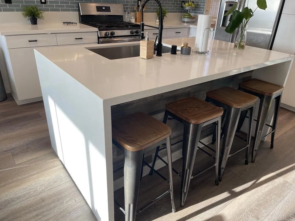 https://cdn.realtyfeed.com/cdn/127/306523946/efeedb1f4964afba92ed51dec6022a14.webp