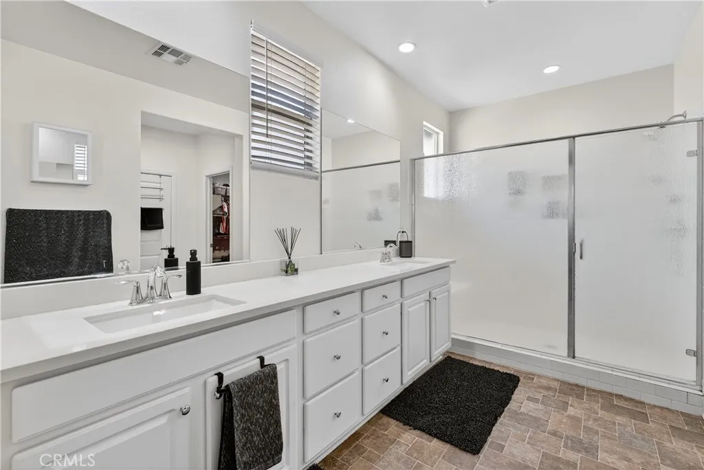 https://cdn.realtyfeed.com/cdn/127/306523960/51629a15e773668ee29a9328034f04a1.webp