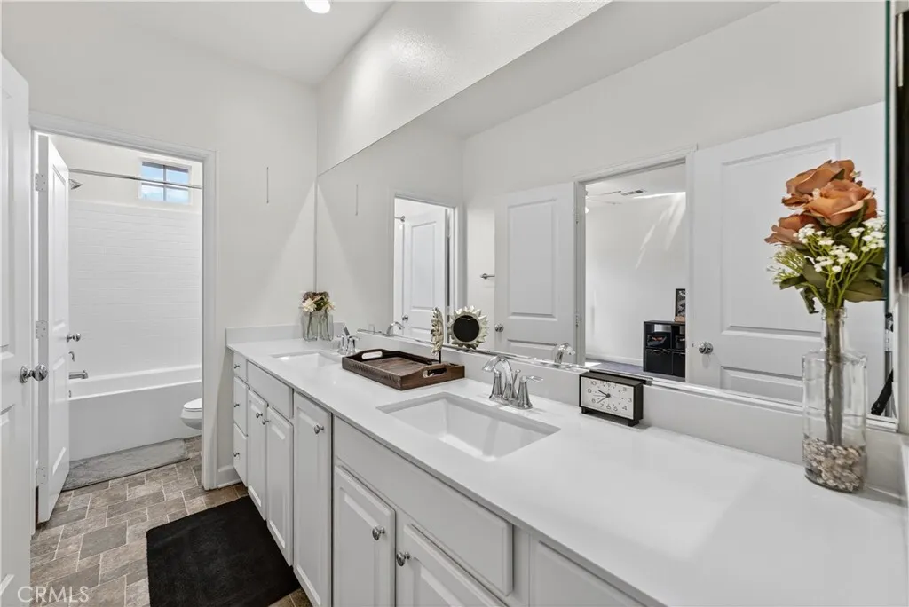 https://cdn.realtyfeed.com/cdn/127/306523960/9b3ae8758952fdb9a1e14f993821484f.webp