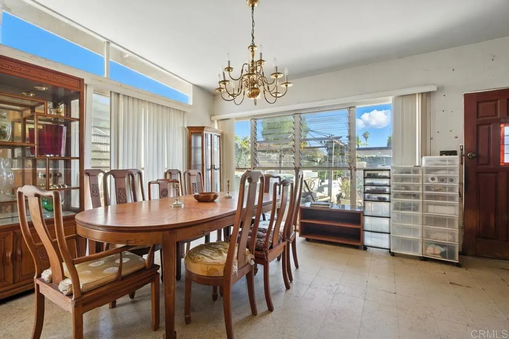 https://cdn.realtyfeed.com/cdn/127/306524041/b38e8bd3d2d763f40f2b2e478a9946c2.webp