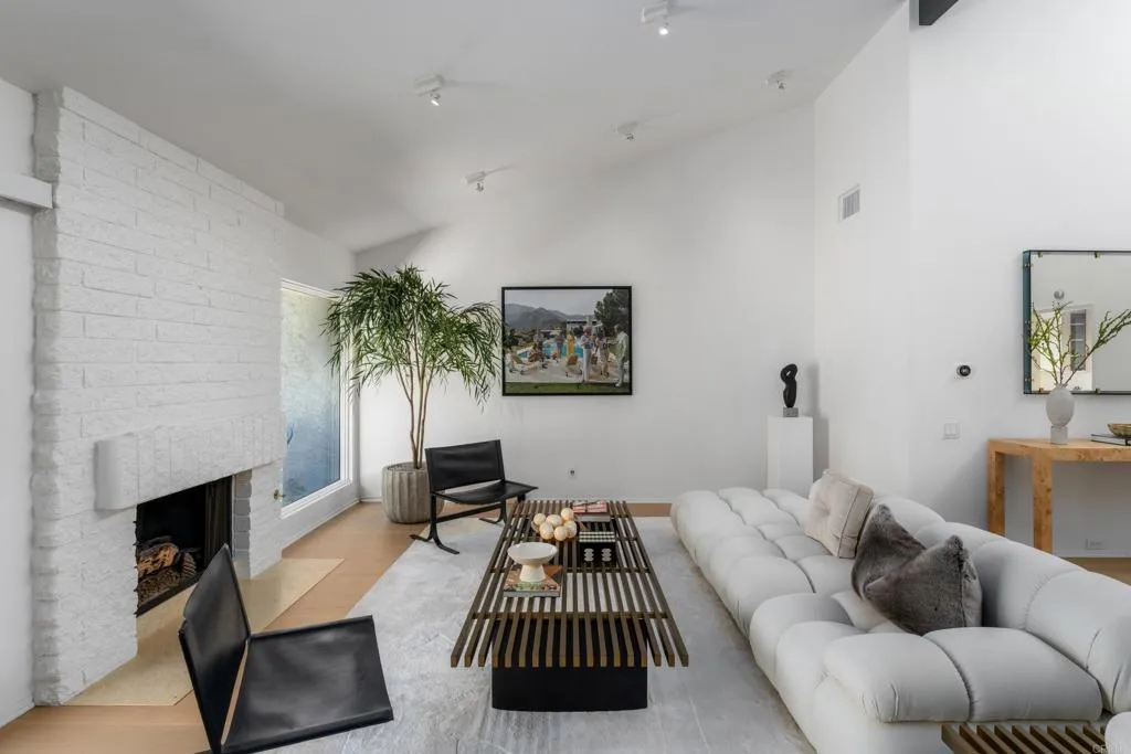 https://cdn.realtyfeed.com/cdn/127/306524094/1c95b2124129371ad1c91bda3adfc6e4.webp