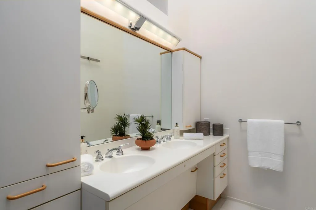 https://cdn.realtyfeed.com/cdn/127/306524094/913544f514c08625fc48e9d2069ab5c4.webp