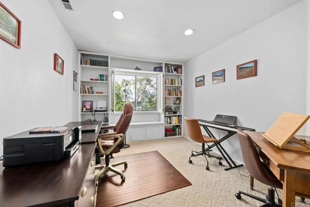 https://cdn.realtyfeed.com/cdn/127/306524097/b2745232476e5e347a6a12f8fa489fd7.webp