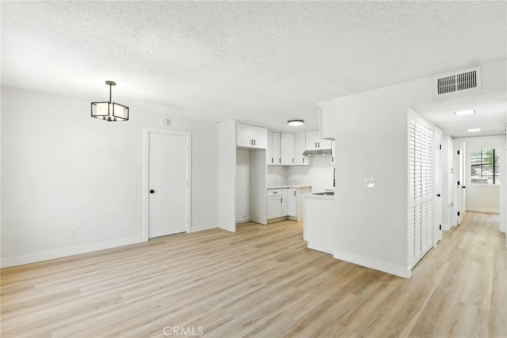https://cdn.realtyfeed.com/cdn/127/306524098/07aa30072a1a1fa1509c8d43c4cdfec6.webp