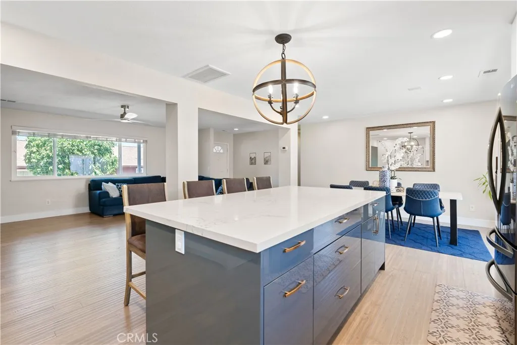 https://cdn.realtyfeed.com/cdn/127/306524114/2a0918f9118594a65ac271282a9f7c41.webp