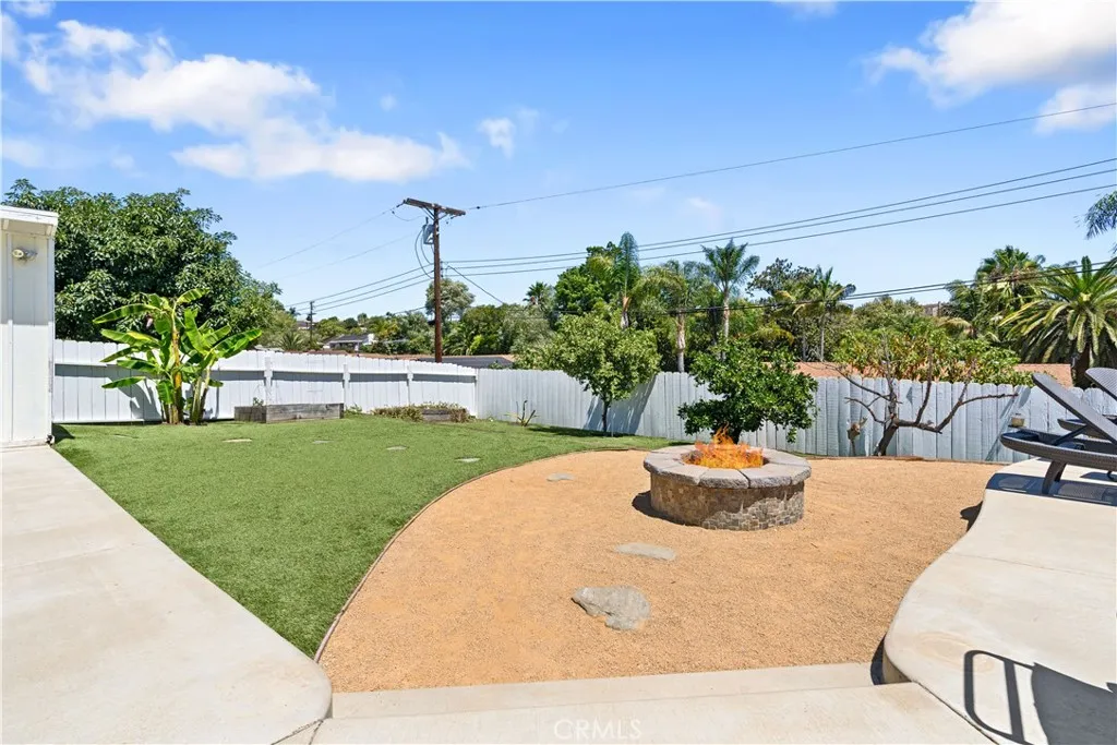 https://cdn.realtyfeed.com/cdn/127/306524114/e01198113faf4ffb42c69147f0e866b8.webp