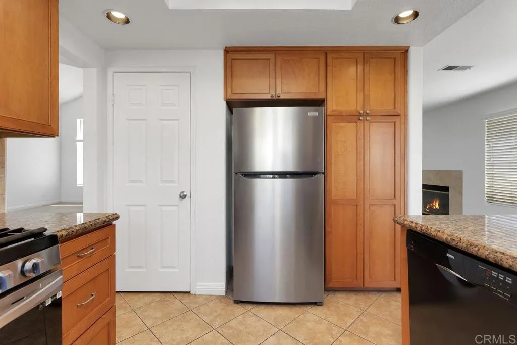 https://cdn.realtyfeed.com/cdn/127/306524128/5d8f72ce392396ecfcfea1aea27ff018.webp