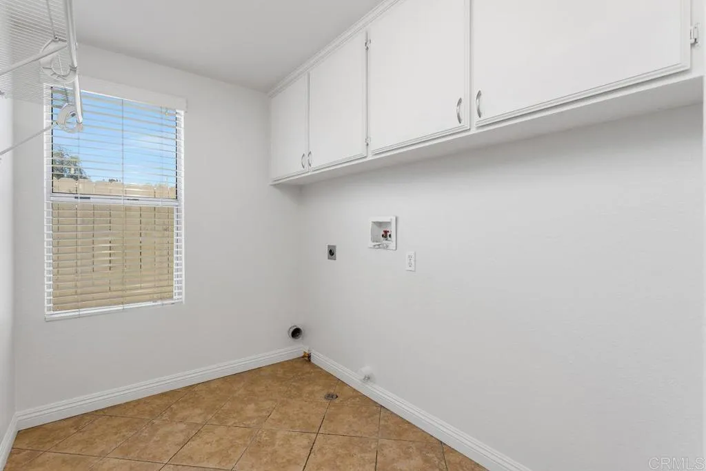 https://cdn.realtyfeed.com/cdn/127/306524128/7ee1374f06ebe345f37bcddd976cbf30.webp