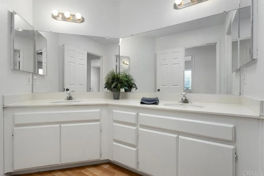 https://cdn.realtyfeed.com/cdn/127/306524128/9f57cdd1ad866b1a0453e83c9913f3b9.webp