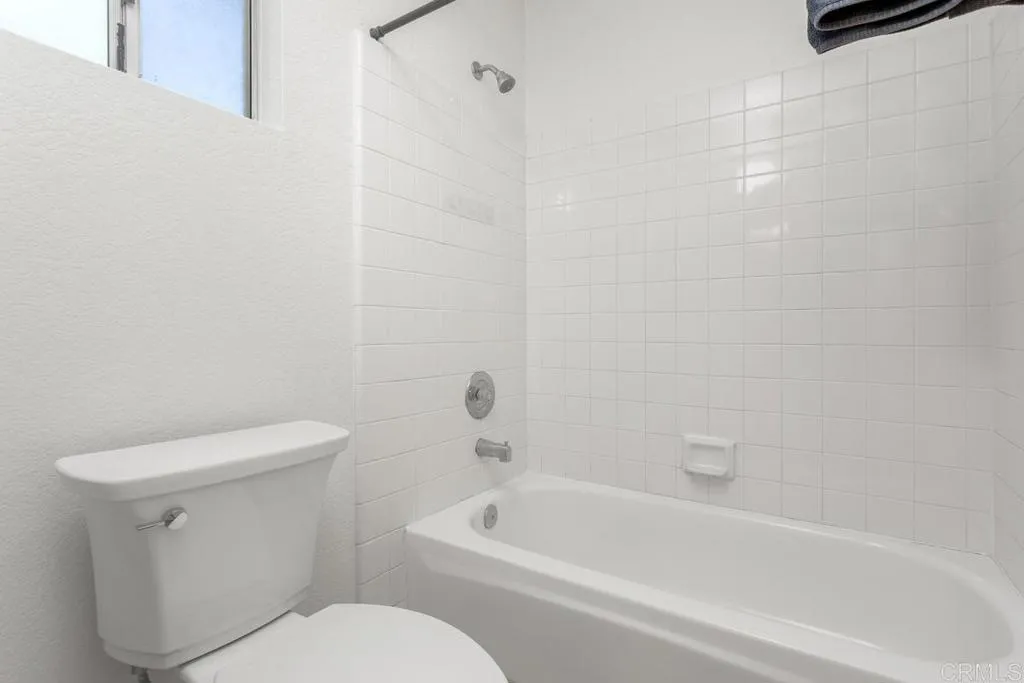 https://cdn.realtyfeed.com/cdn/127/306524128/adad7d7d9e365f0569ba823712f2120e.webp