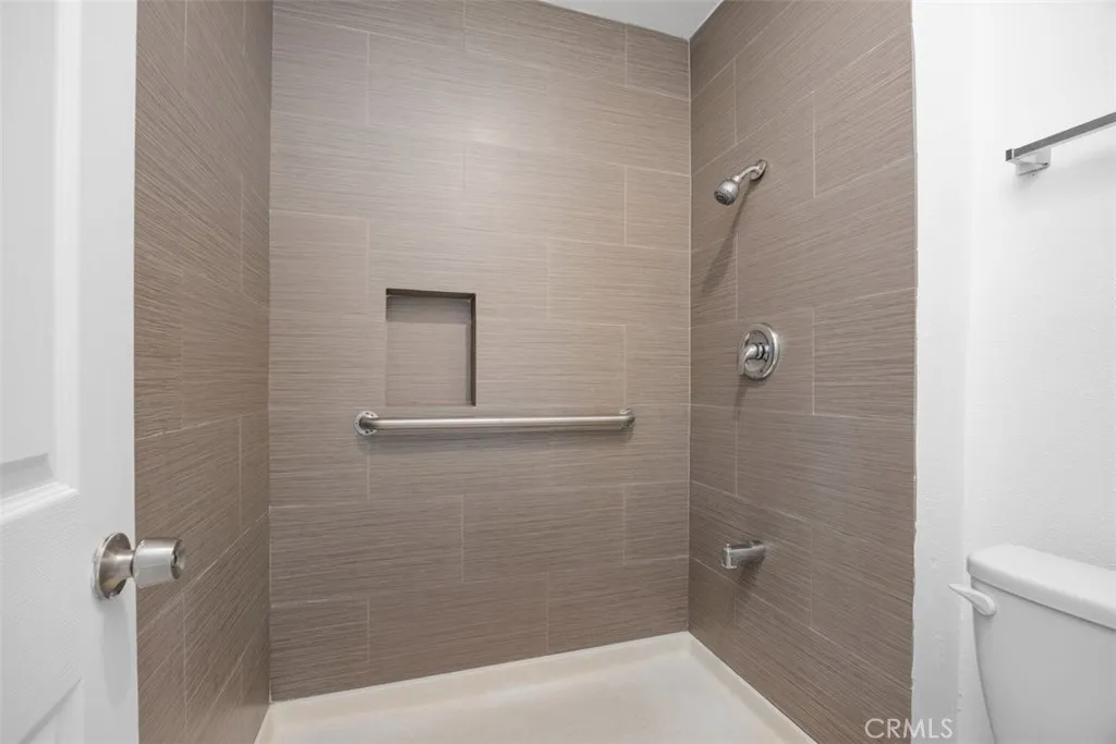 Photo #13: OC25176842 Listing: Photo #13