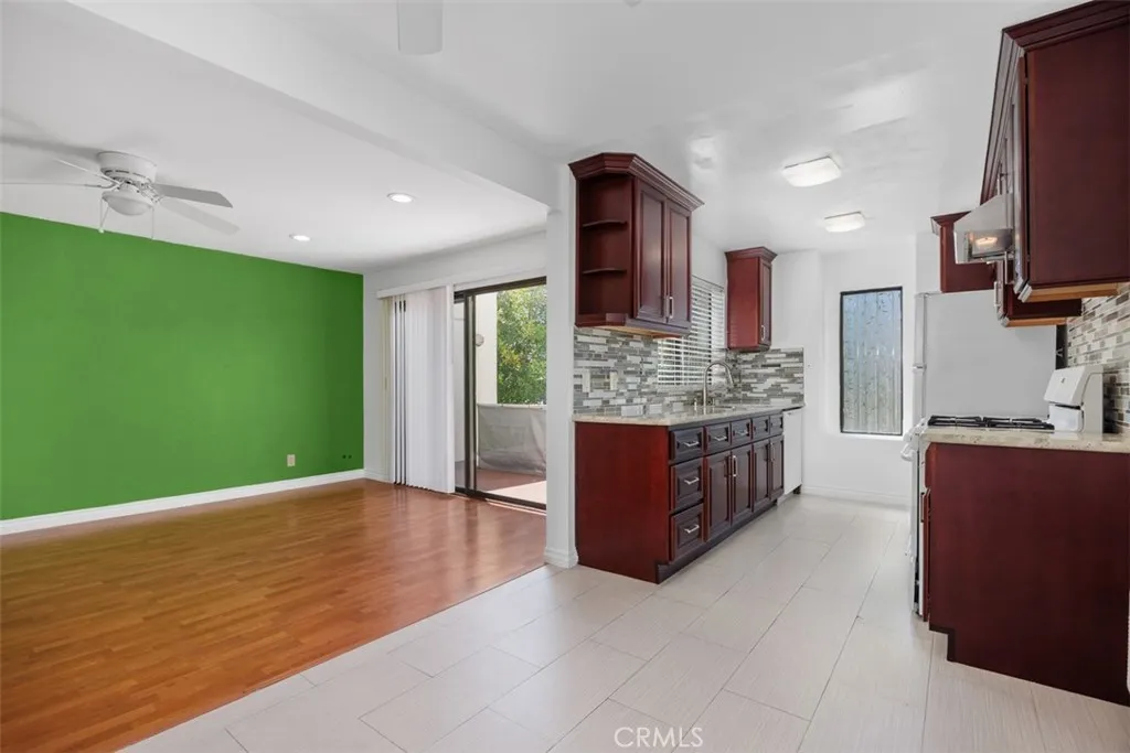 Photo #4: OC25176842 Listing 