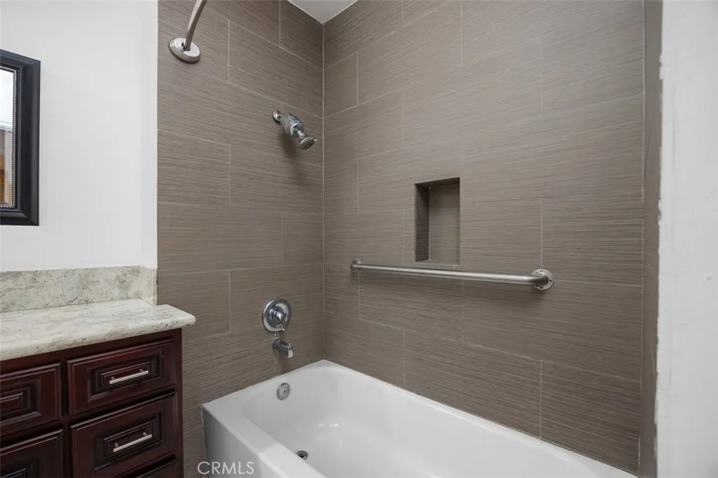 Photo #17: OC25176842 Listing: Photo #17