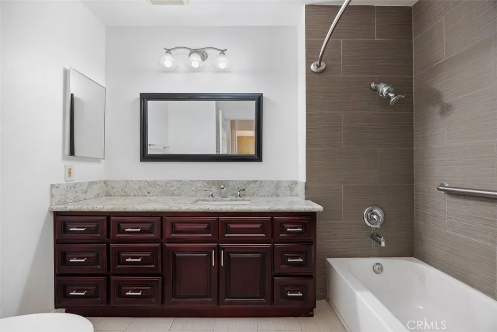 Photo #16: OC25176842 Listing: Photo #16
