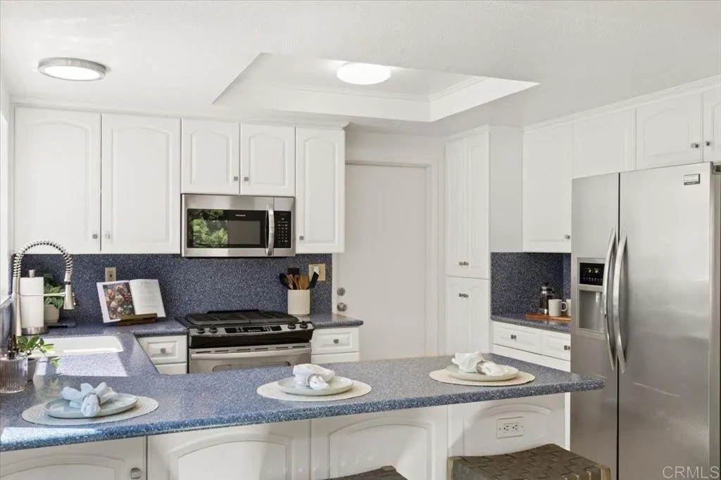 https://cdn.realtyfeed.com/cdn/127/306524256/bedbbbc161154b9d3fee1c6a97791e04.webp