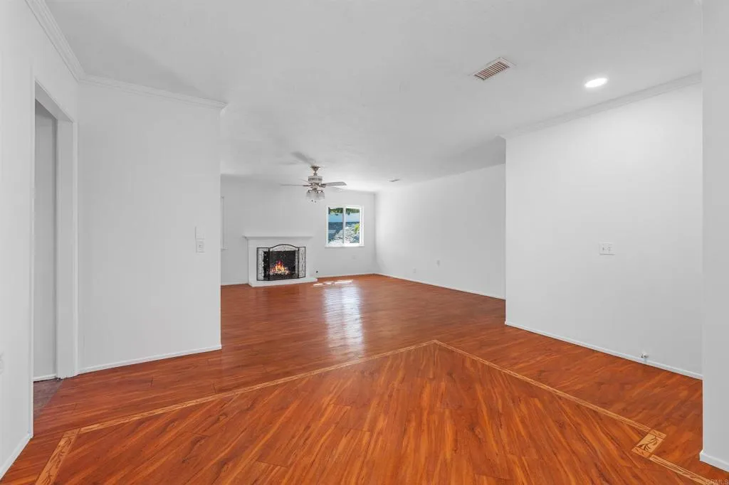 https://cdn.realtyfeed.com/cdn/127/306524263/bb4abacc58b5e7964ff0a2d6fdd4dcdf.webp