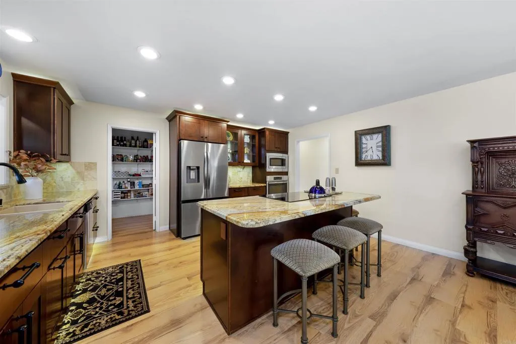 https://cdn.realtyfeed.com/cdn/127/306524278/1367e8baa5cf8d882d59850e12eb947b.webp