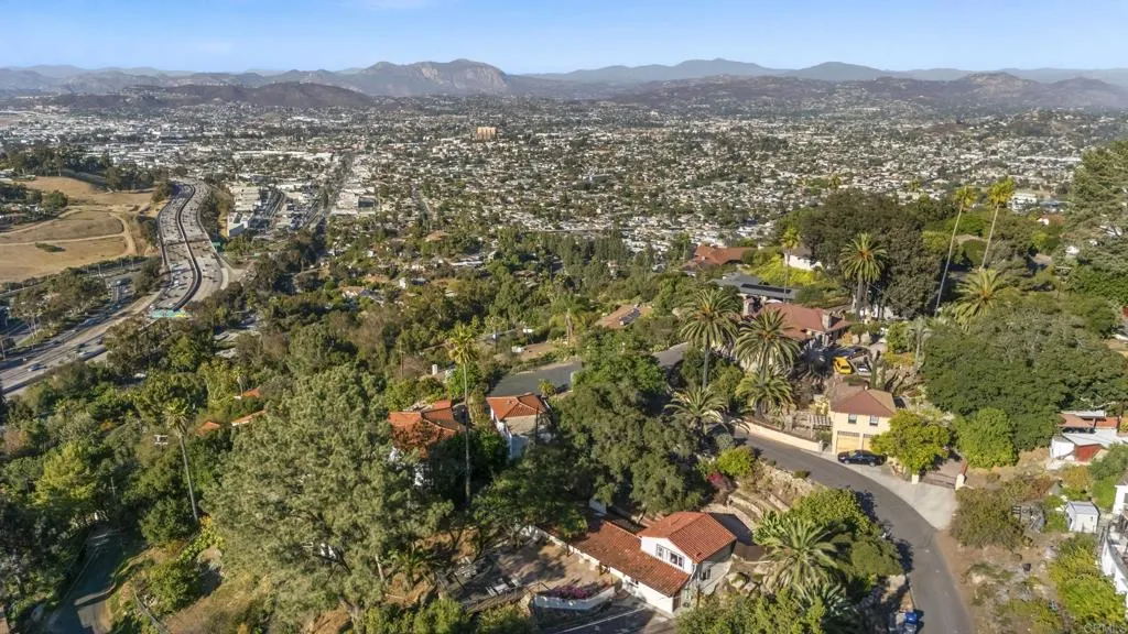 https://cdn.realtyfeed.com/cdn/127/306524331/085de7441f177d315f435875cc6d5e2c.webp