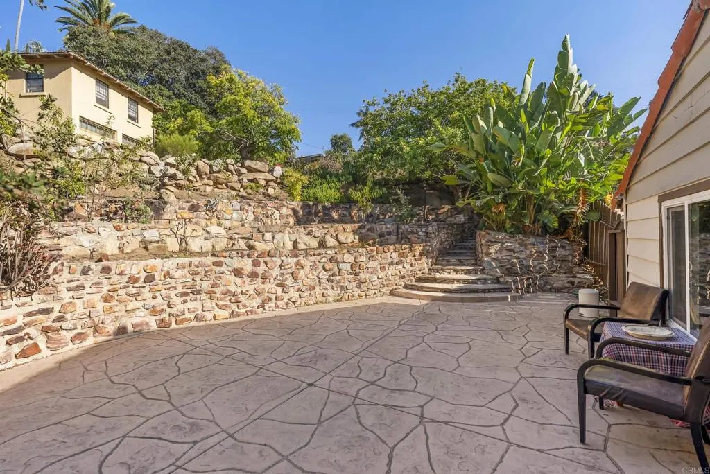 https://cdn.realtyfeed.com/cdn/127/306524331/299565ae12ad383f93935c27d5fb2b82.webp