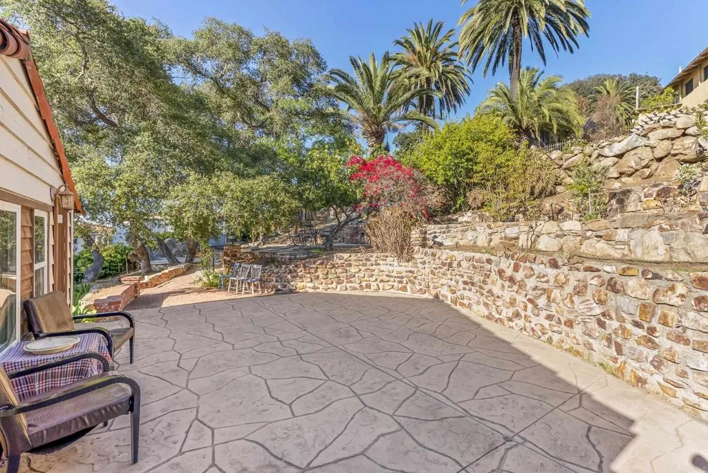 https://cdn.realtyfeed.com/cdn/127/306524331/694864fc5c71abcd39a56d6a44636e7e.webp
