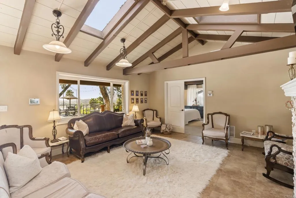 https://cdn.realtyfeed.com/cdn/127/306524331/6b4a5e77df811b8a044a4e9a403e4487.webp