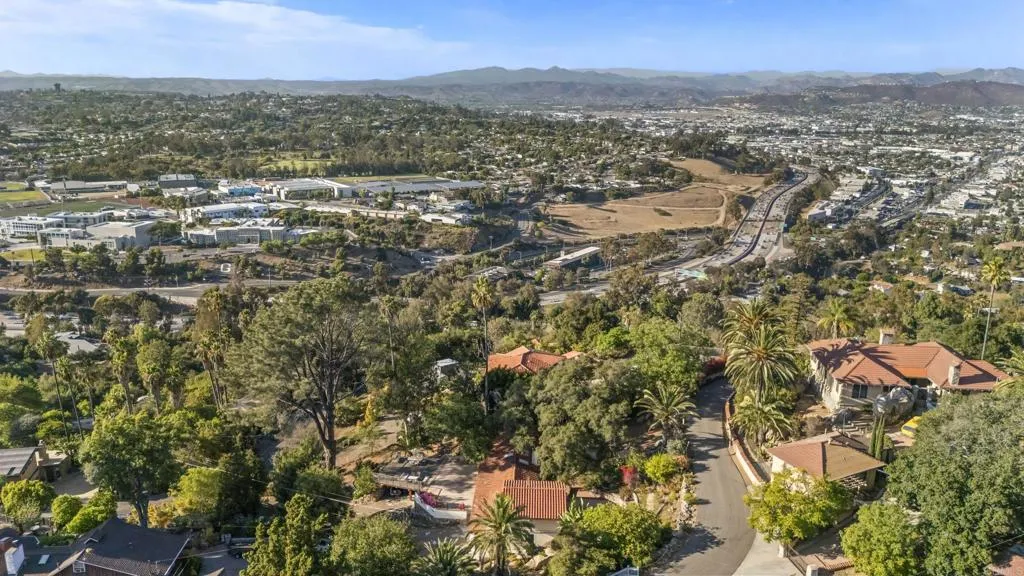 https://cdn.realtyfeed.com/cdn/127/306524331/848477ec8a15d785d25100cf56ce8db9.webp