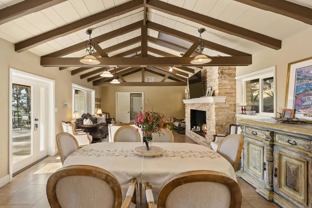 https://cdn.realtyfeed.com/cdn/127/306524331/9ddd86448932c42c4dfc97a00cb5d4f1.webp