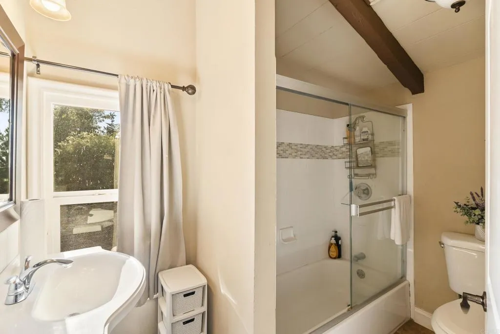 https://cdn.realtyfeed.com/cdn/127/306524331/d2e7a14e67866f23ffa4d64be9fdf87a.webp